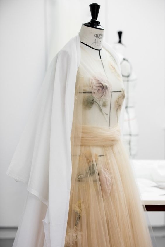 GradeHouseLtd's tweet photo. Beautiful inspiring image - Pressed floral embroidery 
⁠.⁠
🌐https://t.co/zUxZ8EuqiA
📞 +44 7342 880480⁠
✉️ info@gradehouseltd.com⁠
⁠.⁠
#atelier #fashionbusiness #fashiondesign #fashionbrand #fashion #fashionstartup #couture #highend #bespoke #luxury #readytowear #dior https://t.co/RtYeFBtPs6