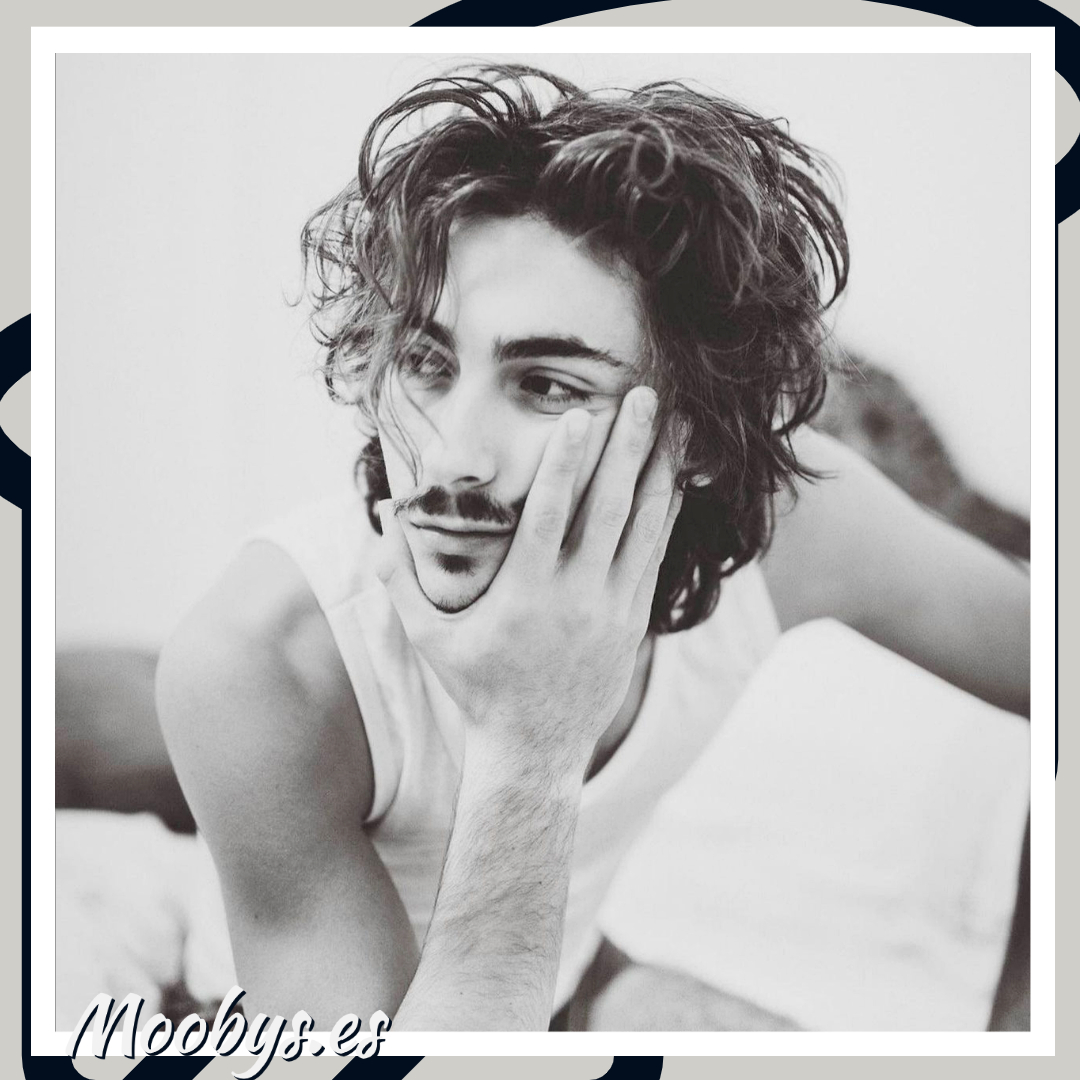 #Entrevista con Guillermo Lasheras (<a href="/SrLasheras/">Guillermo Lasheras</a>) hablamos de #LasLeyesDeLaFrontera, de #ATravésDeMiVentana y de la emoción que sintió al ser elegido como una de las estrellas españolas por  #ScreenDaily.

▶️ youtube.com/watch?v=Pv6Ef4…