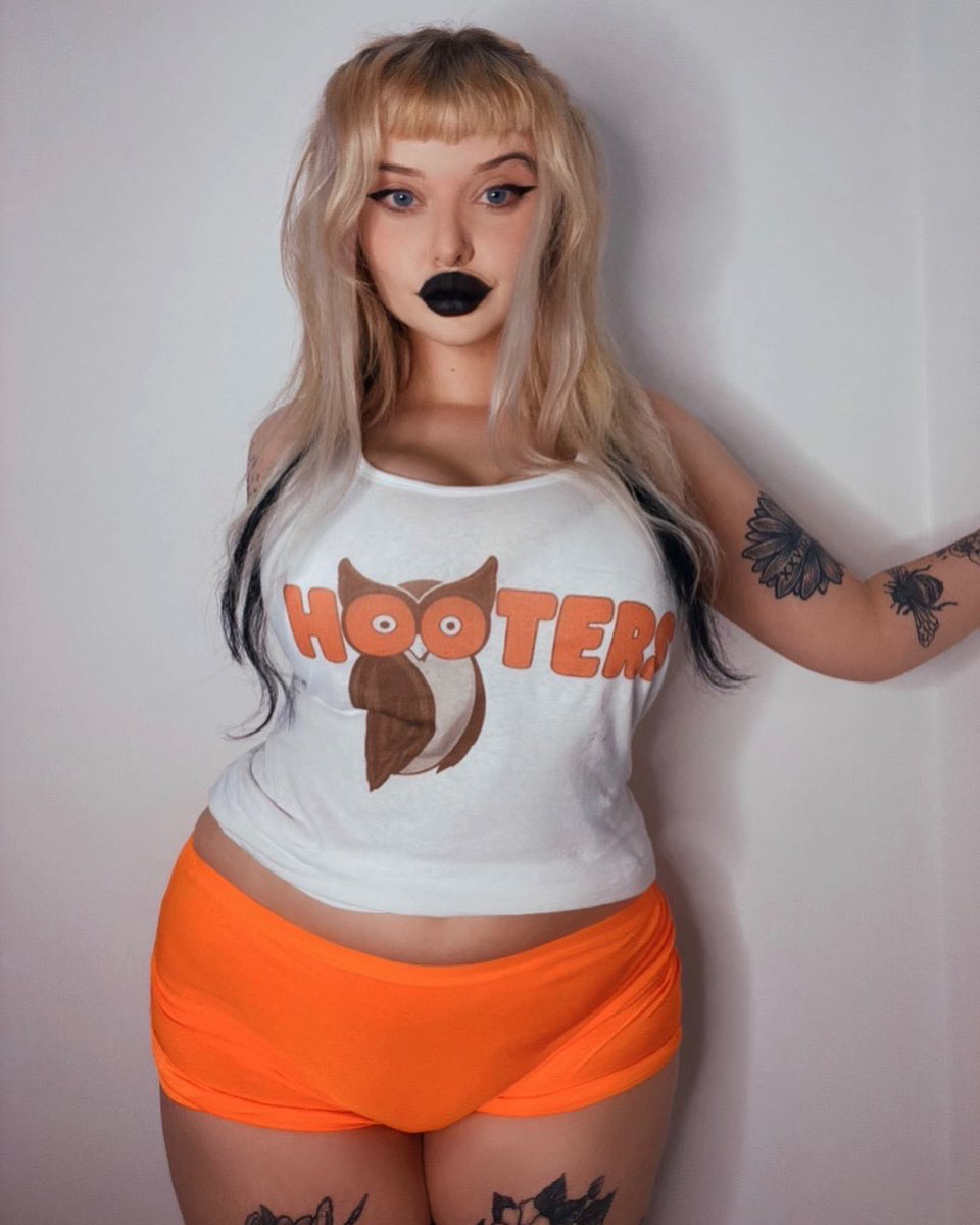 TW Pornstars - 2 pic. Nothing But Curves. Twitter. 🍔🍟🧋 RT @LydiaFawn
