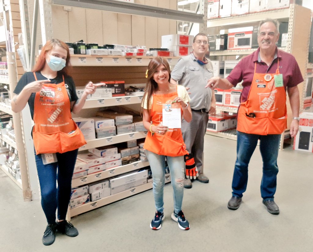 Lily50722198's tweet photo. 07/10/21

Doing the right thing; 4 recoveries in one day the amount was  $2.338.65
and 10 credit cards!🙂

#1209🧡
#lovingmyjob🤩
@CrystalAmelia13 @deeluck12 @DawnOsorio @nikkillias @hdcredit https://t.co/V9SqfUw7nG