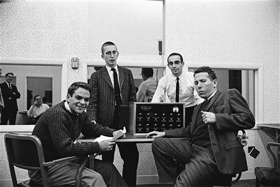 GinaPerry's tweet photo. Sixty years ago today, on August 7, 1961 the first subjects arrived in Stanley Milgram's lab at #Yale for the start of the #obedience experiments. Here's #Milgram (R) with students and assistant Alan Elms (L) with an early prototype of the #shockmachine. #histpsych #socialpsych https://t.co/UGVXZ4unIh
