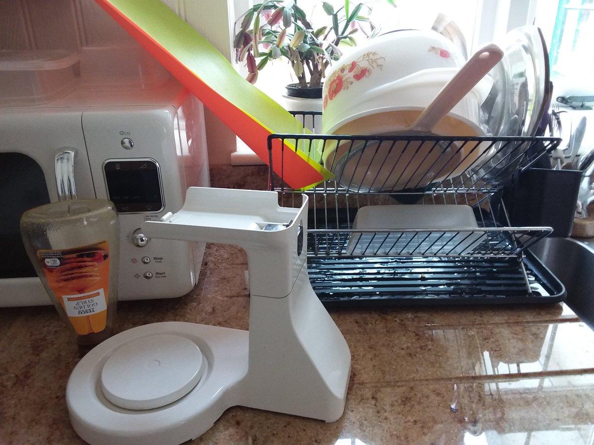 Sue_T2O's tweet photo. I hadn't intended to bake, but as it's raining, there is a hot oven and I have the ingredients, I've marched up and down the kitchen stooped, reached, chopped, etc. All good #OTSkills for this morning's #AHPsActive challenge. https://t.co/8IOTw2OCF0