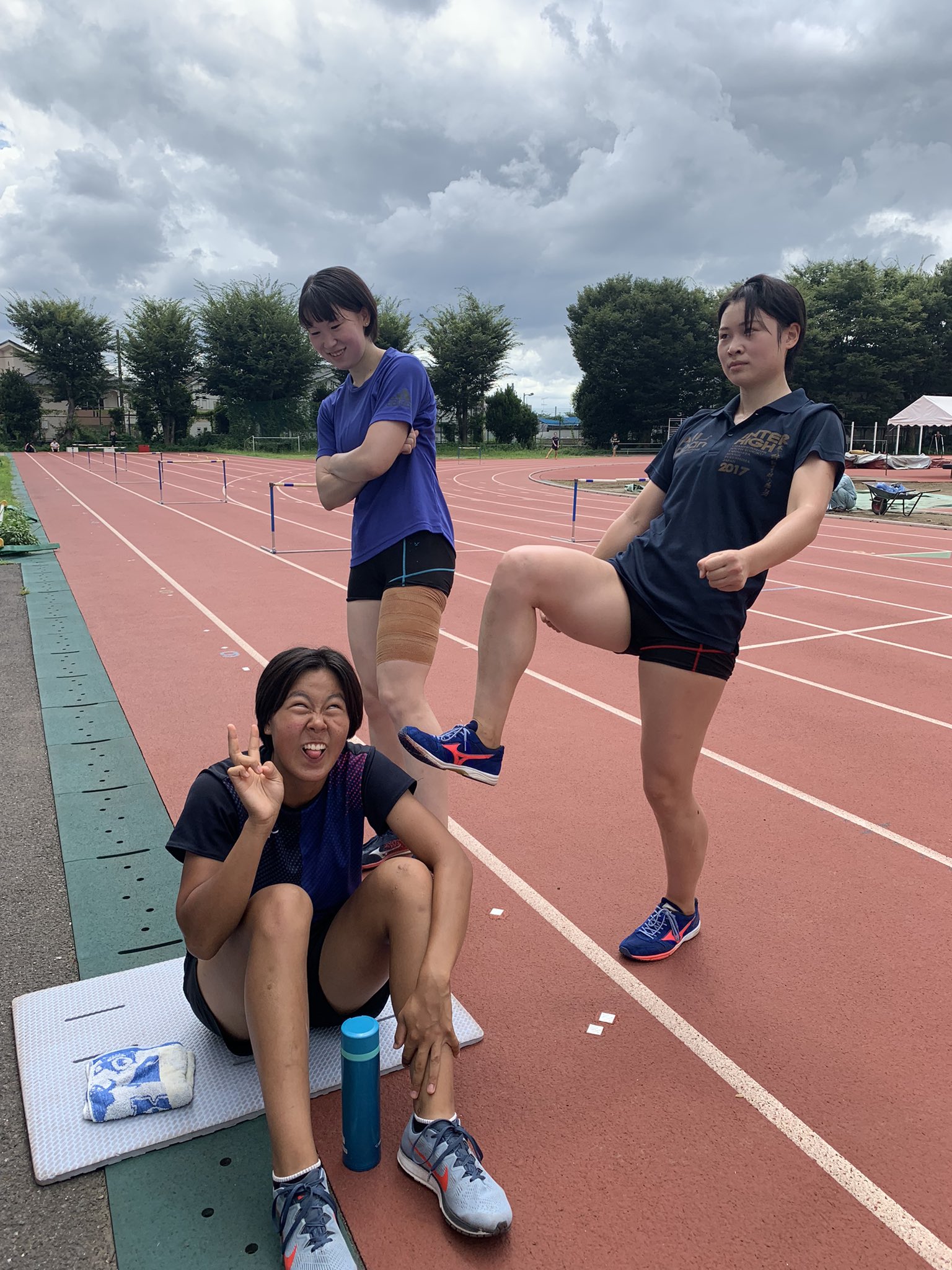 日本女子体育大学　陸上 全日本ICに向けて、OGさん方から差し入れを頂きました!! OGさん