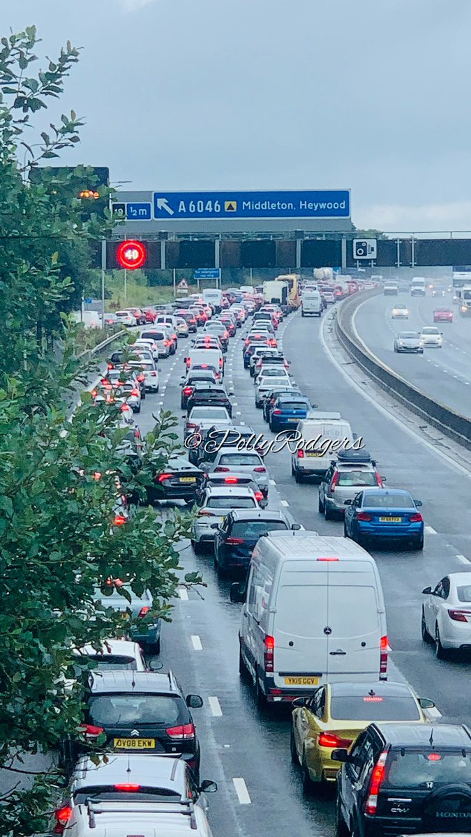 M62 J19 Eastbound - Accident 

@MENnewsdesk @HighwaysNWEST @HighwaysEngland @nwtrafficnews @TrafficCameras