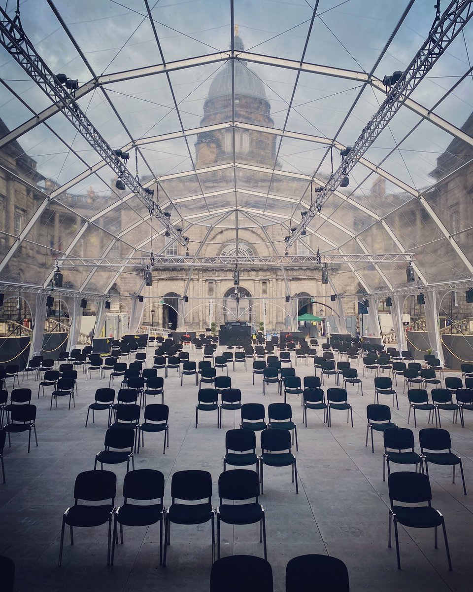 DuncanWChisholm's tweet image. Overjoyed to be back in our beautiful capital city playing the opening night of @edintfest 2021 💛🏴󠁧󠁢󠁳󠁣󠁴󠁿
#EdIntFest #Edinburgh #FestivalCity #EdFests #ThisIsScotland #ScotlandIsNow