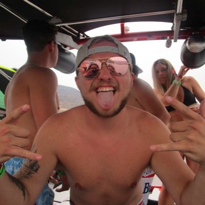 skynolan99's tweet photo. #NewProfilePic https://t.co/pOJ4uJW4q2