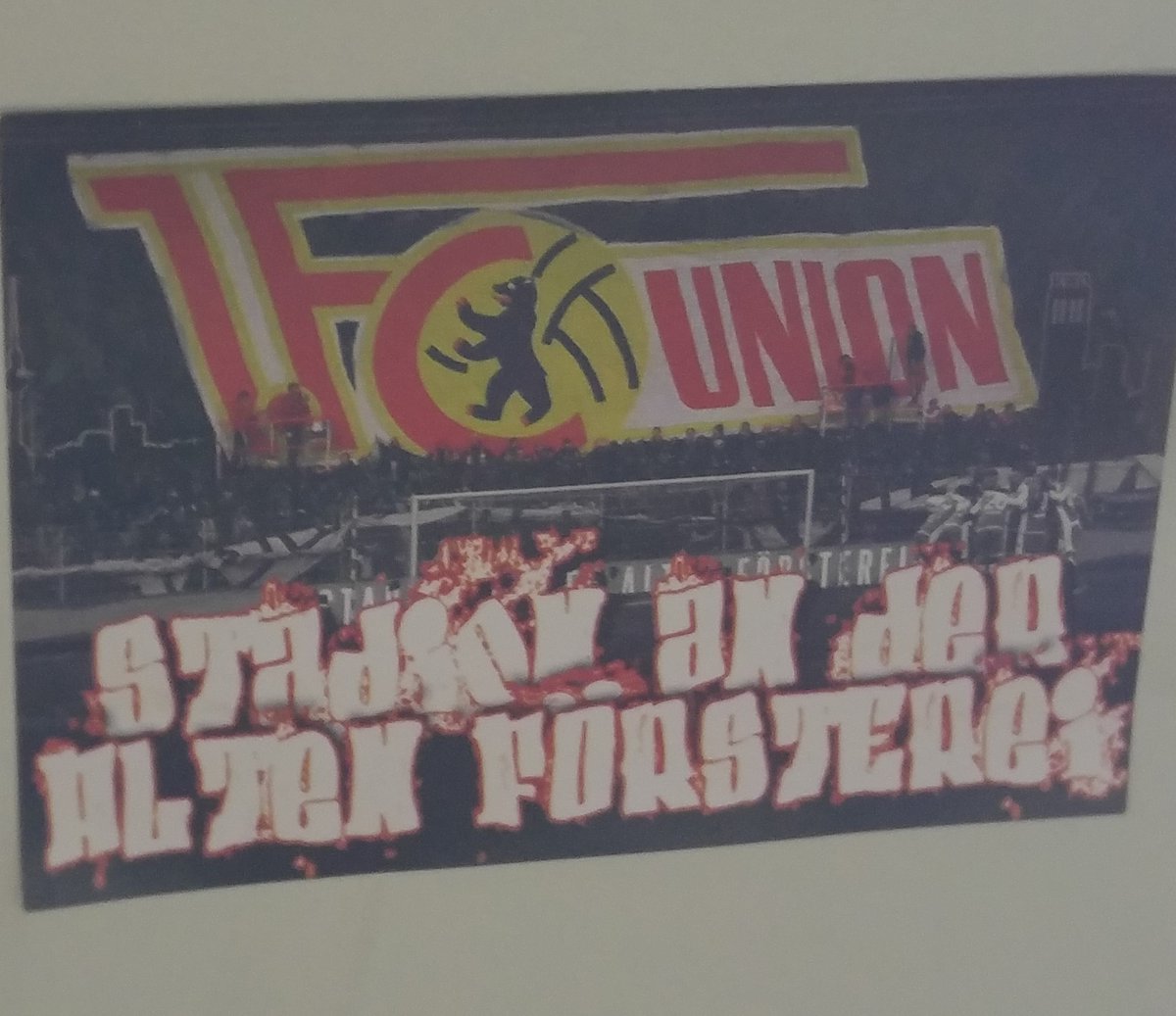 PolskiCalcioFan's tweet image. 40/n Sticker, die man hören kann bzw. den Text weitersingen möchte, wie hier mit ''...oh Köpenick du bist wunderschön...''🎶.📸06.12.2020
/
41/n Wunderschöne immergrüne #AlteFörsterei,📸26.04.2020, es war im Zug uff der Decke. #eisern
#EiserneSticker, 2x😍