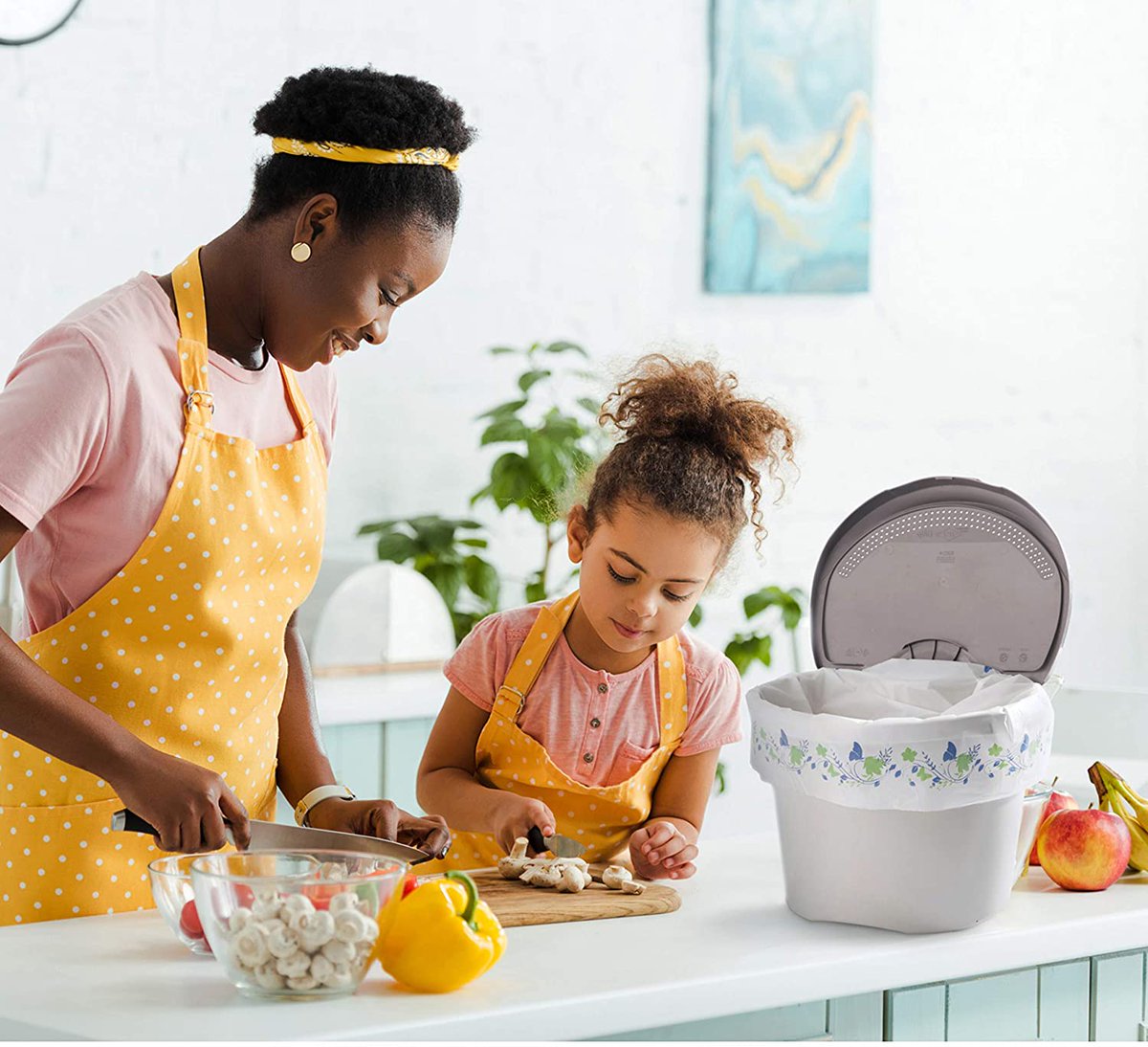 CompostAnd's tweet image. MAKE A DIFFERENCE IN THE WORLD, and DECREASE YOUR IMPACT ON OUR PLANET. Our compost bin bags MAKE BEING ECO-FRIENDLY EASY. These 2x THICK, ECO-FRIENDLY recycle bags are designed to LAST LONGER in your kitchen compost bin.
.
Shop Now: amazon.ca/Compost.../dp/…?