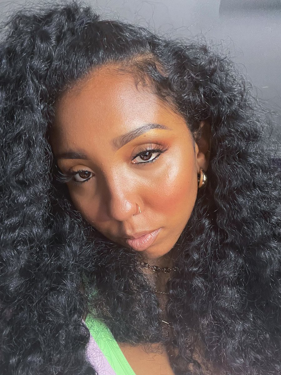 CGettinsaucy's tweet photo. #musician #mom #fashion #makeup #celebrity #hashtag #forthatass https://t.co/3S4et1FD11