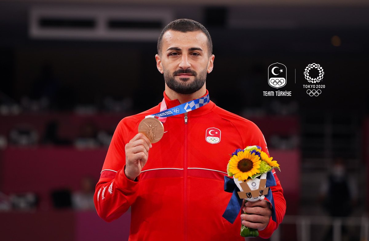 Rabbime şükürler olsun bugünleri gösterdiği için. Dua edip destekleyen herkese çok teşekkür ederim. Olimpiyat oyunları Karate +75 Kg. Bronz Madalya 🥉😊🙏🏼