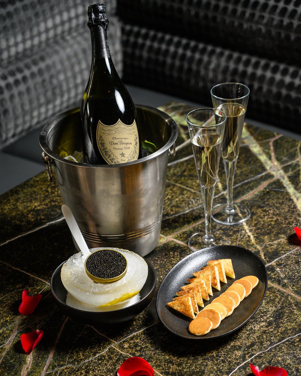 SoFISHticated Saturdays!🐟  Caviar and Dom Perignon🍾 Name a more iconic duo, we'll wait.

#HazeltonTO #ONERestaurant #Caviar #SaturdayNights