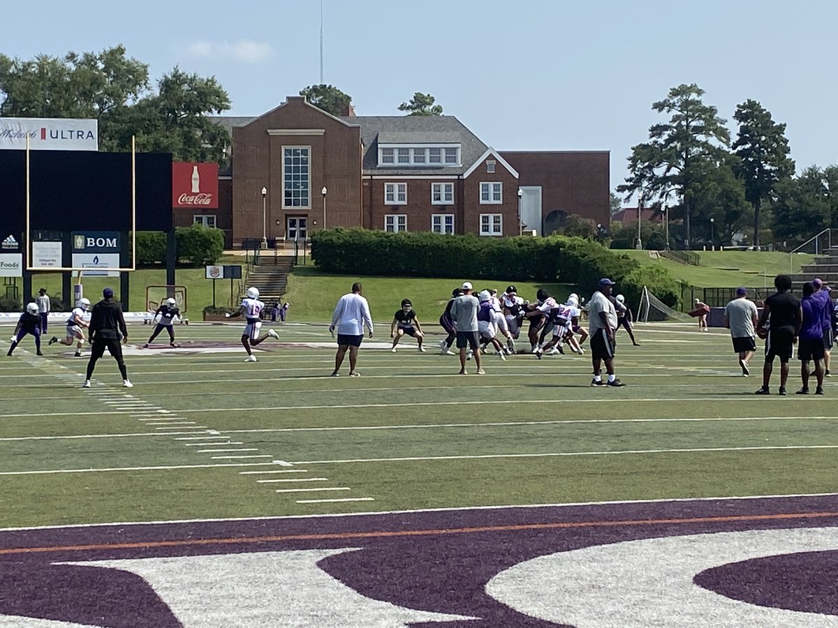 demonsforkem's tweet photo. Stopping by practices for @NSUDemonsFB &amp; @NSUDemonsVB this morning is a good way to get pumped for the upcoming fall seasons!! #ForkEm #LightTheFire https://t.co/QUdfUrywzt