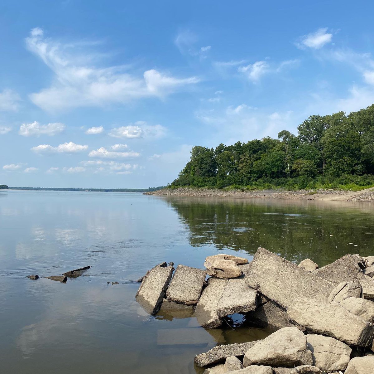 joel_off_air's tweet photo. Thereβs no place like the delta.. π±ππΊ #MississippiDelta #CoahomaCounty #MississippiRoads #MississippiRiver #OldManRiver #FriarsPoint #mswx #arwx @NWSMemphis https://t.co/vvUqNJQvW7