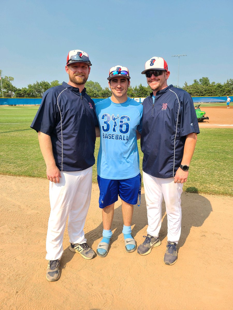pgreenddawgs's tweet photo. End of high school ball for @bgreen___ and his team mates. Him and @HarperKennedy3 have played together since 4 or 5 years old and a lot of the boys for a long time. #OG’s. Many thanks to the coaches! Bitter sweet. @nolan_sobba @MSkach15 @316Elite @cmgreen0416 https://t.co/s8vFBXAYvd