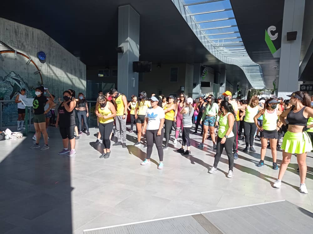 Un éxito:1a.estación de #MukumbaríStm #Teleférico #Mérida <a href="/VENTELCA/">Ventel_CA Oficial</a> <a href="/MinturVen/">MinturVen</a> #Venezuela,un gigantesco gimnasio para niñas,niños,jóvenes,adultos,tercera edad,en la Master Class deportiva de jóvenes emprendedores merideños #TurismoDeAproximación con #Bioseguridad #NuevaNormalidad