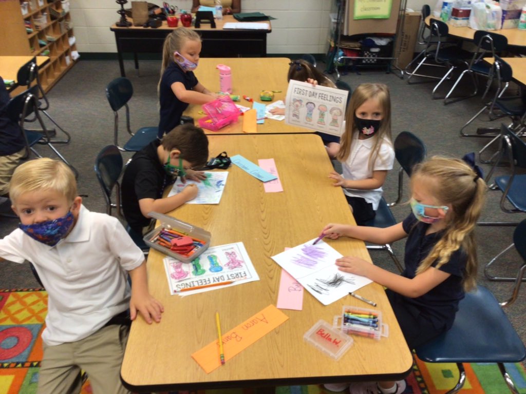 sajohnson_les's tweet photo. #FirstDayFeelings We love Kindergarten! @Ckanderson_LCSS @LibertyMickeyD https://t.co/8e63fY8GRS