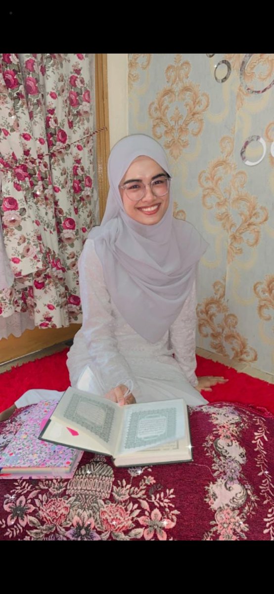 muhdhaniiss's tweet photo. Tahniah sis.. https://t.co/6yi6Snm05C