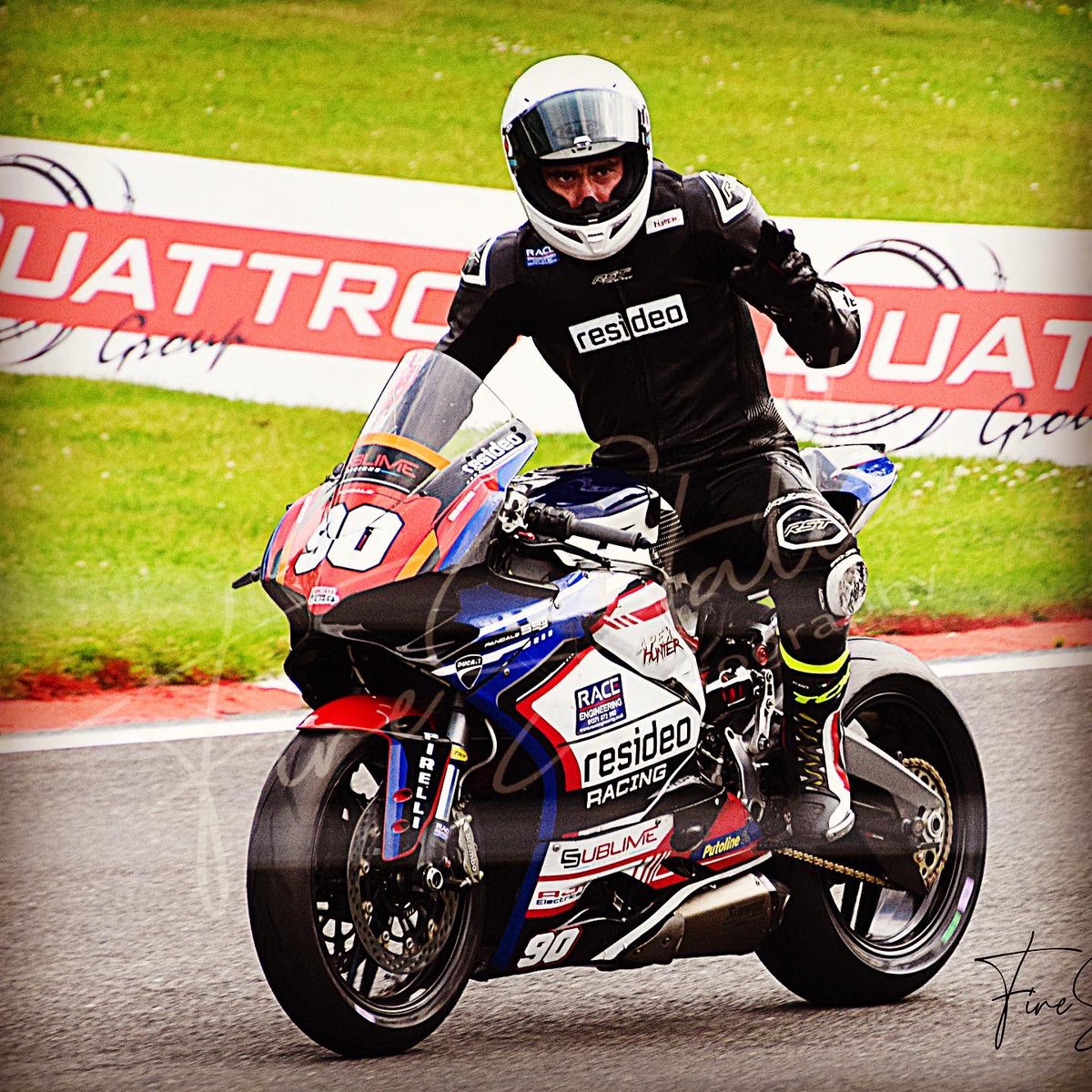 FireStallion666's tweet photo. #trioptionscup #brandshatch #bsb @DucatiCup #motorsportphotography #firestallionphotography https://t.co/BfImRxMfJF