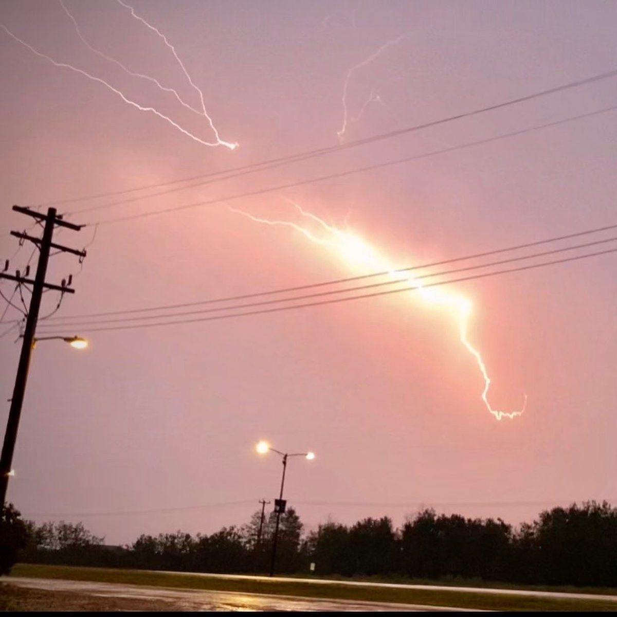 ChristinaKottm2's tweet photo. Some night photos of the storm here late last night. #weather @weathernetwork #weather #abstorm #thunderstorm #outdoors #shoreline #lake #storm #StormHour #NaturePhotography #weatherphotography #novicephotographer #natureza #explorenet #nature_lovers #nature_sultans https://t.co/9nsvrbLkht