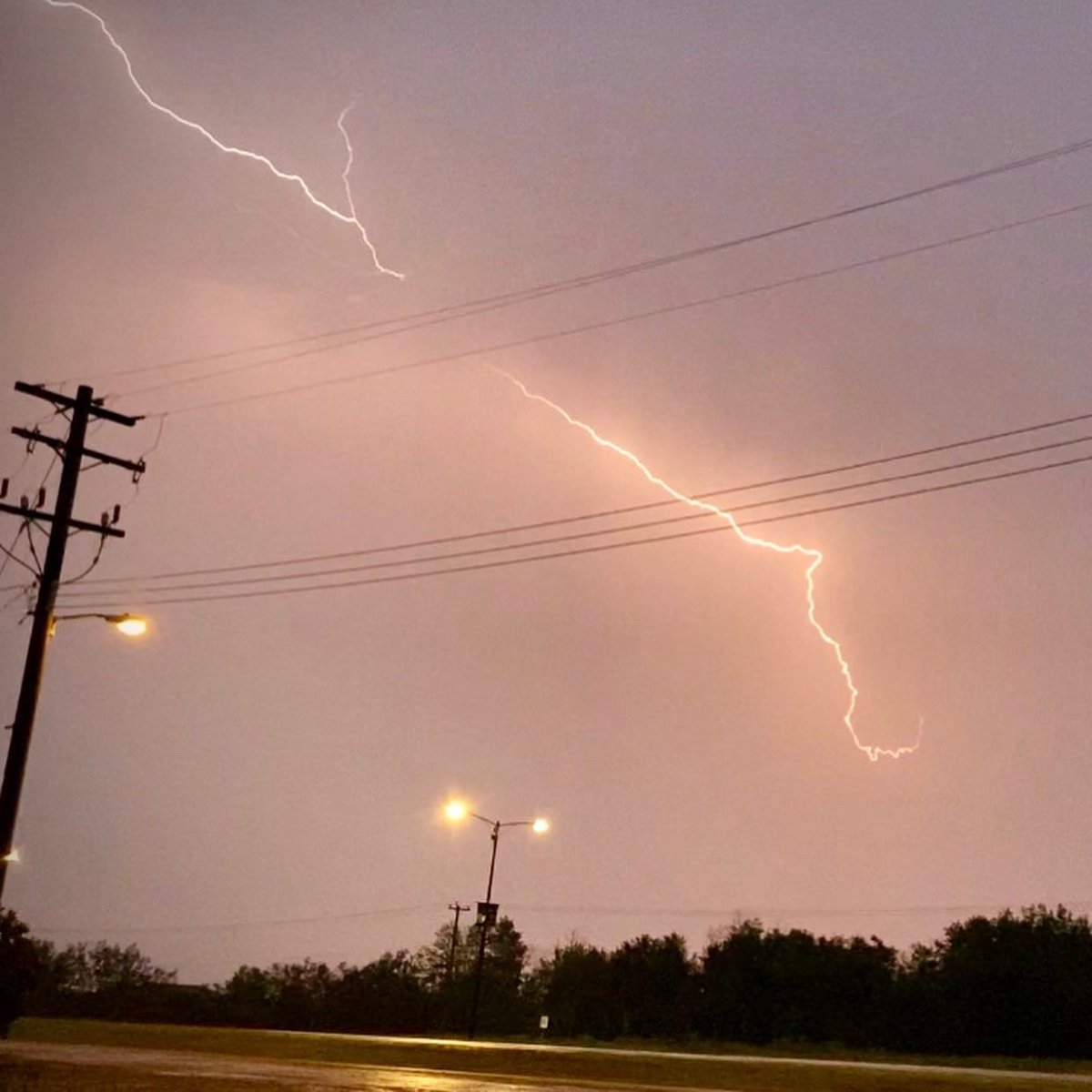 ChristinaKottm2's tweet photo. Some night photos of the storm here late last night. #weather @weathernetwork #weather #abstorm #thunderstorm #outdoors #shoreline #lake #storm #StormHour #NaturePhotography #weatherphotography #novicephotographer #natureza #explorenet #nature_lovers #nature_sultans https://t.co/9nsvrbLkht