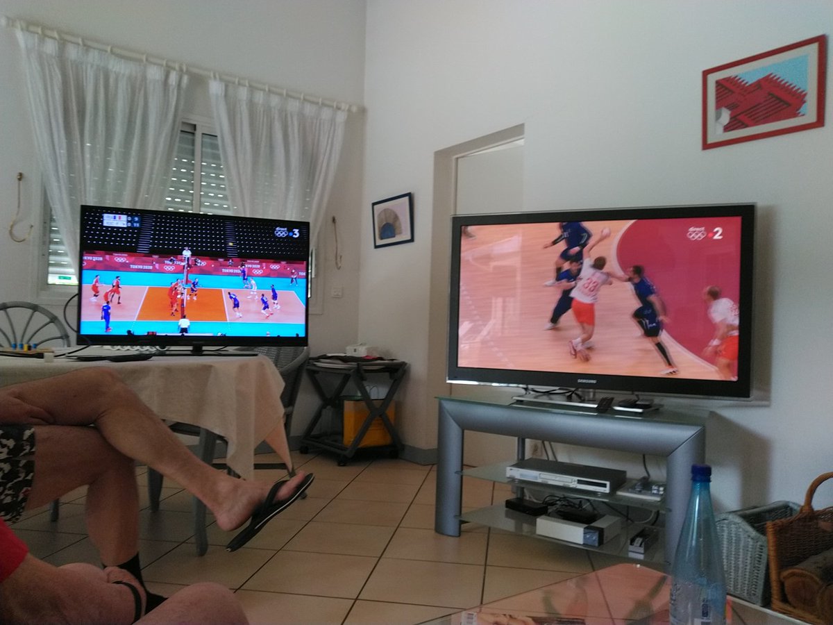 #JOTokyo Quand on aime le #Handball ET le #Volleyball !!!
Allez les bleus !