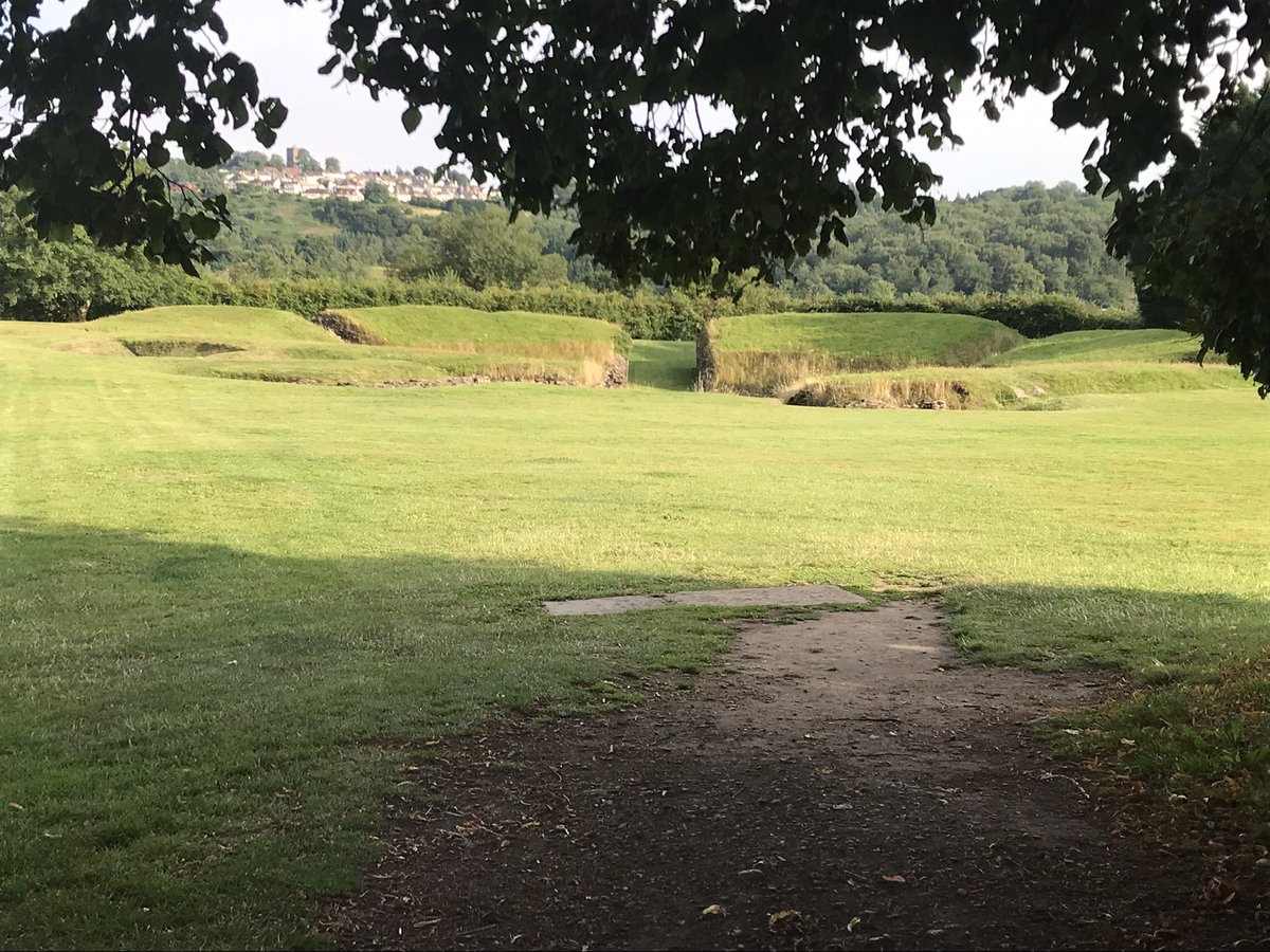 F_F_Podcast's tweet photo. Super speedy after hours flyby visit of Caerleon Amphitheatre
#Wales #WelshHiatus
#Merlin https://t.co/JV1CxA7O2Y