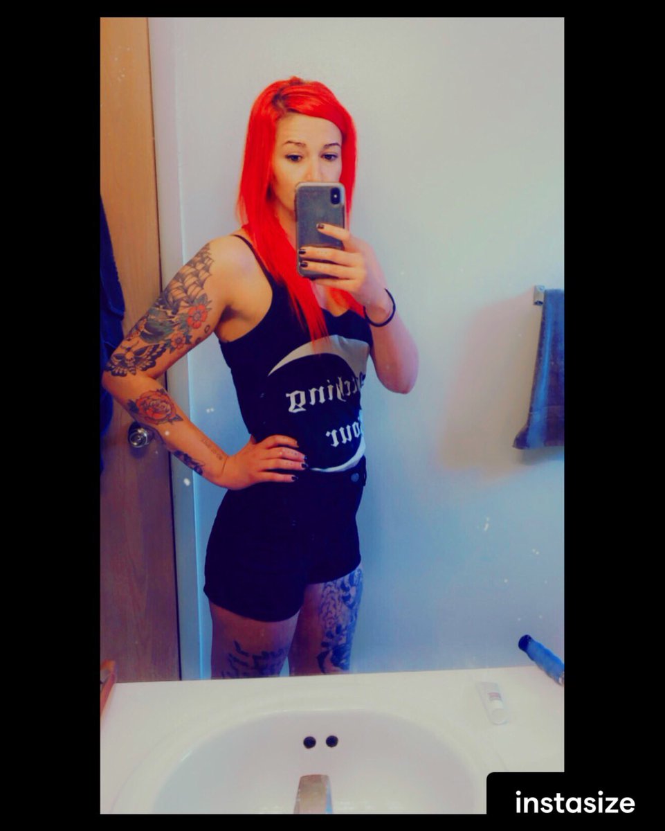 Just_Mandiii's tweet photo. Feelin myself lately. I’ve worked hard to lose weight and be “healthy” (with the exception of 🍔🍩) since becoming sober from alcohol 3 1/2 yrs ago. https://t.co/n6yWulviu9