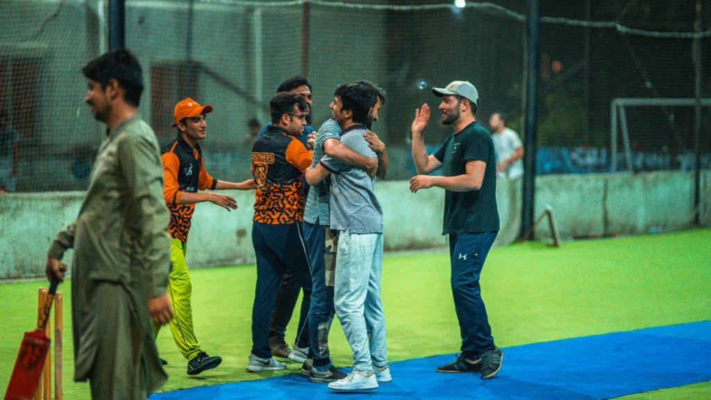 PropsureDigital's tweet photo. An enthusiastic, street style cricket tournament played between Imarat group members yesterday
🏏
Here are some amazing moments captured from the match!

#PropSure #ImaratGroupofCompanies #StreetStyleCricket #CricketMatch https://t.co/opaEugHCGR