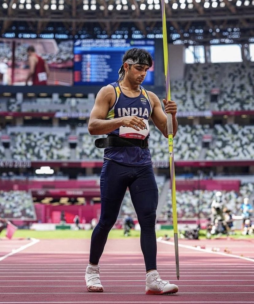 ModiOjashwi's tweet image. सोने की भुजाएं उसकी, स्वर्ण पदक वो लाया है
नीरज चोपड़ा कहते थे जिसको, आज भाले वाला कहलाया है। ❤🥇
#NeerajChopra #Gold #goldmedal