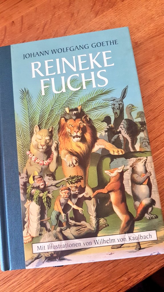 Found a pretty and small "Reineke Fox" book with old illustration style. I love that the chapters are called songs. And dont be fooled its _totally_ not a childrens story.