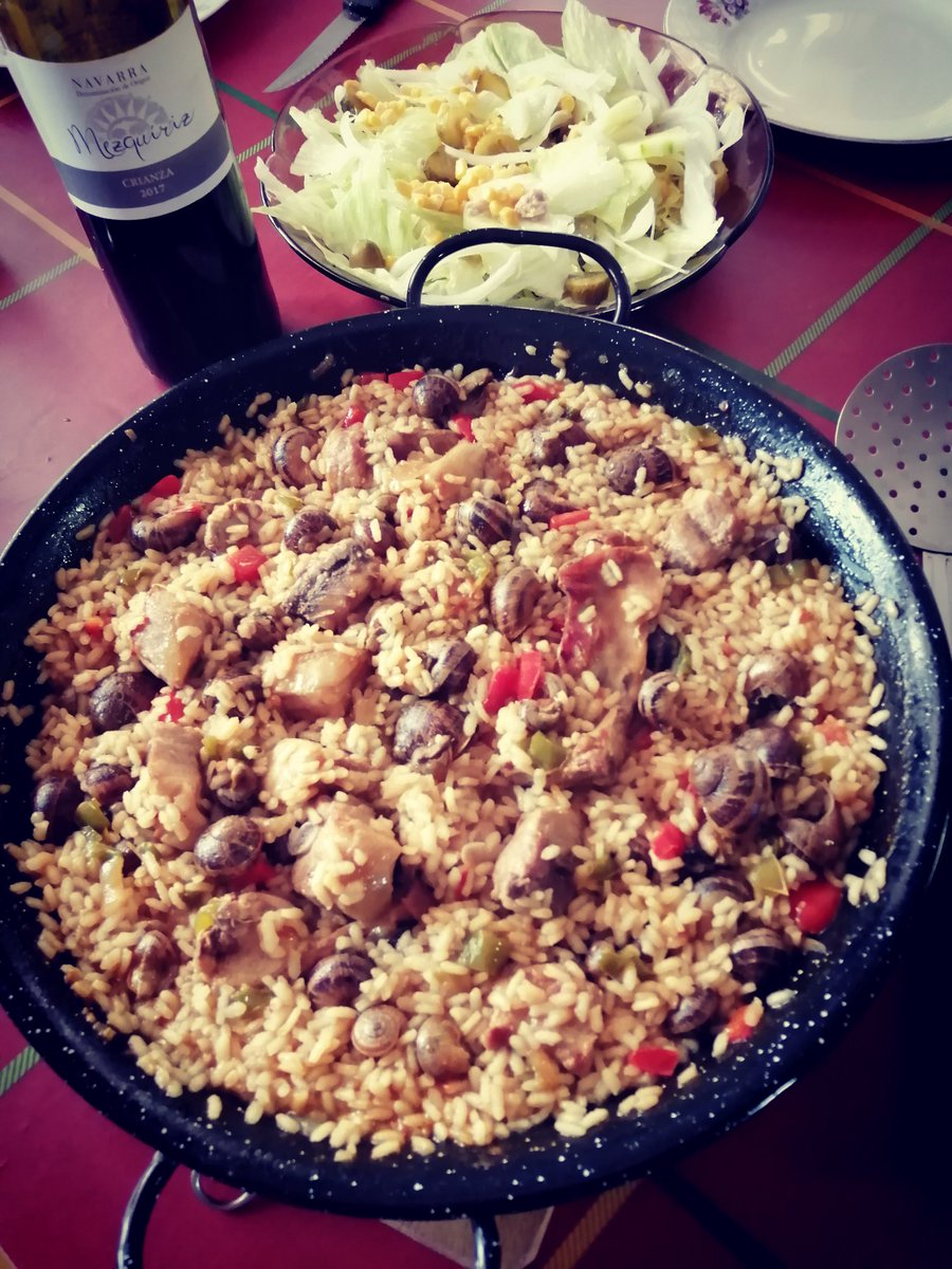 marguita_41's tweet photo. Arrós amb costella i cargols! Profit! 😁 #Borreda #Bergueda https://t.co/AtGbLvfEtv