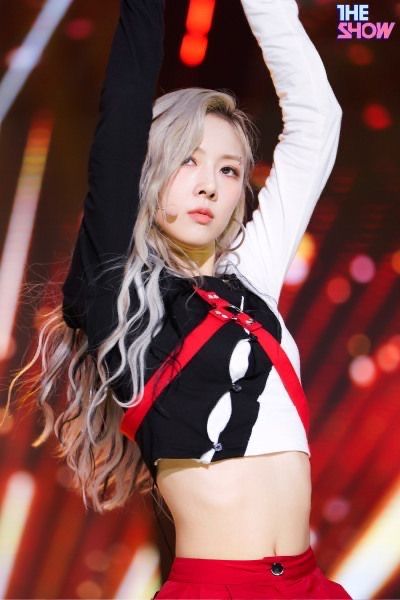hourly_yoohyeon tweet picture