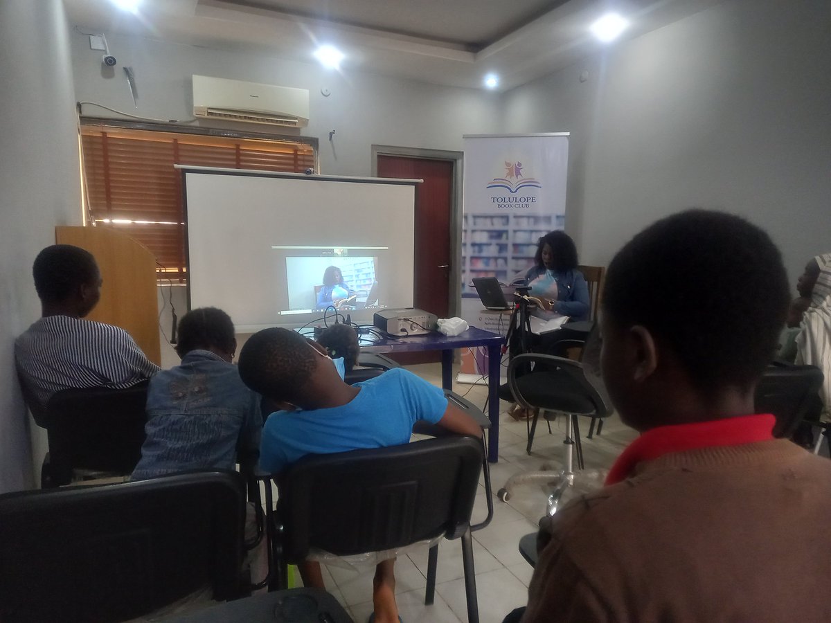 roburfoundation's tweet photo. It's the weekend again! Kids are at the @odtc_consulting Innovation Hub for another interesting session of the Tolulope Book Club. 

Today, @nancy_hillz98 is reading the book, Kwame Nkrumah written by Dapo Adeleke with the kids. 

#Ibadan #Ibadanbookclub  #Roburfoundation https://t.co/qTjcWRS8YI