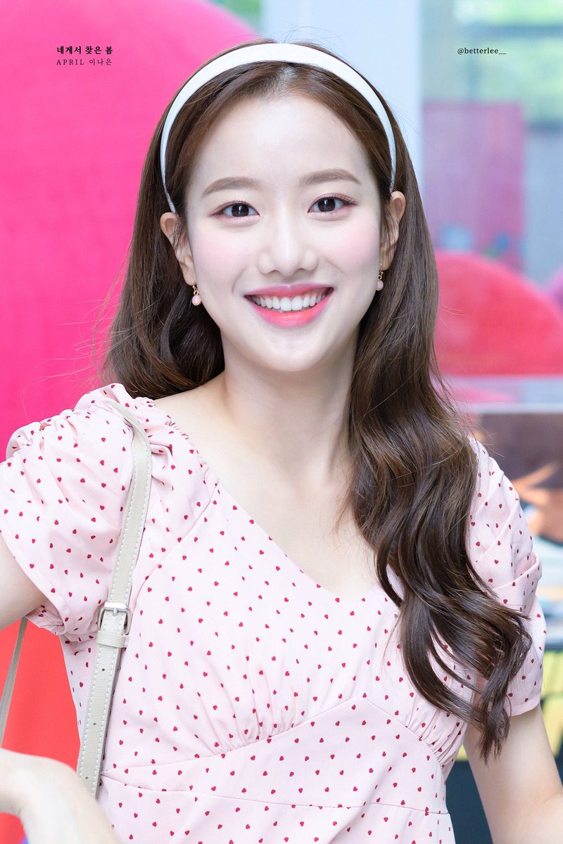n년전 오늘의 이나은 tweet media