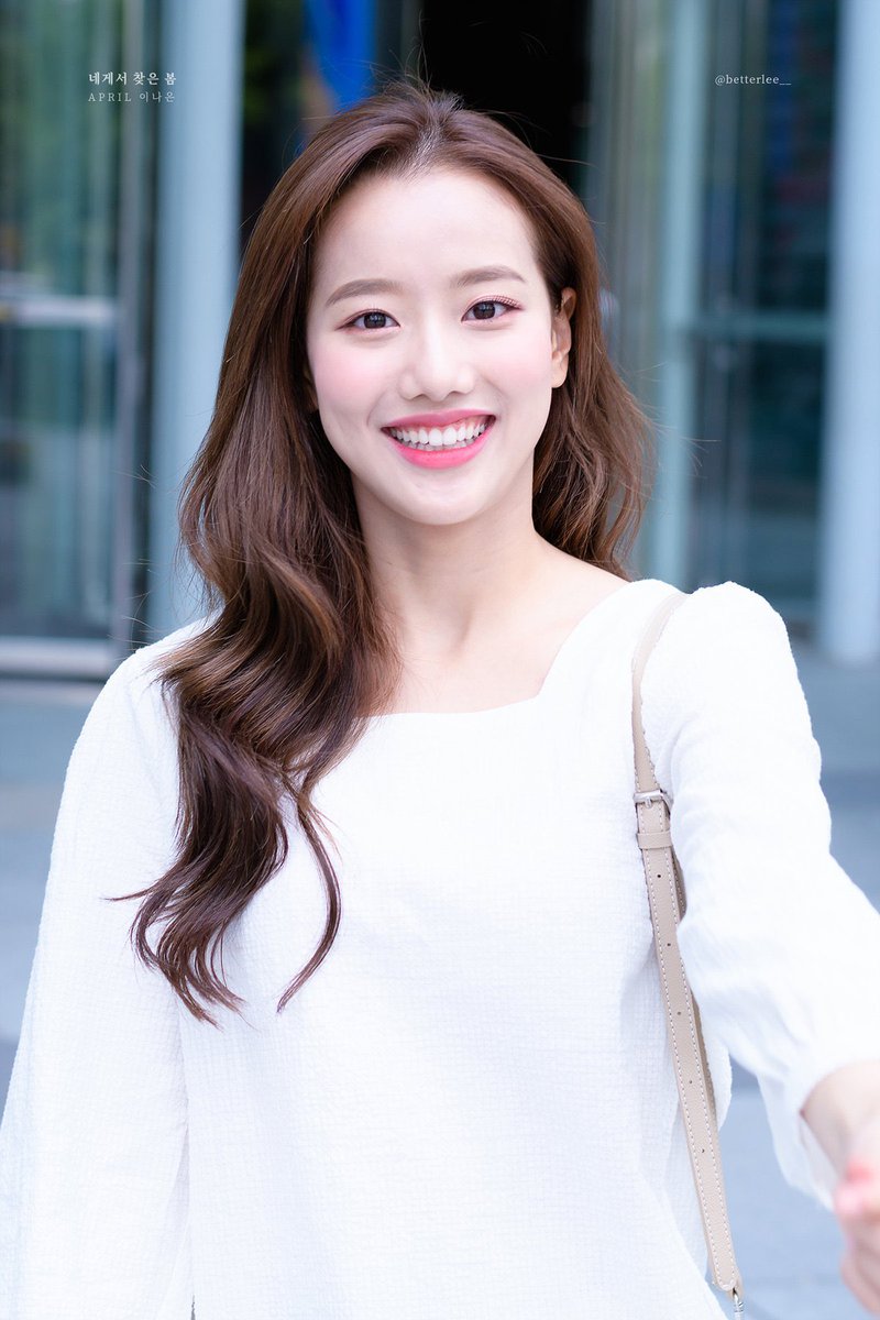 n년전 오늘의 이나은 tweet media