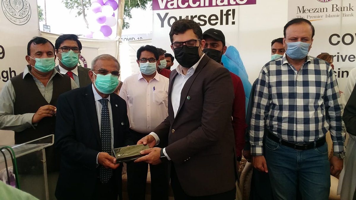 DMCCentralOffi1's tweet photo. Administrator. Karachi Barister Murtaza wahab inaugrate first drive thro vaccination center at Abdul khaliq Ground block 19 fedrel B Aria Along with. .  Deputy commission Disrtrict.  central Taha Saleem and others officials dated 07-08-2021
https://t.co/eFvrymXMLy
@TheTahaSaleem https://t.co/MIRjxY3nL7