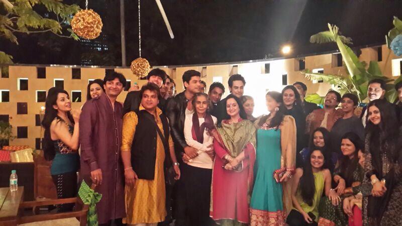 #Throwback - From #BalikaVadu party. 

These pictures show how much love and respect Sid had for #Dadiji & Seems Sid used to enjoy her company during Balika. 

@sidharth_shukla | #SidharthShukla | #सिद्धार्थशुक्ला | #SurekhaSikri