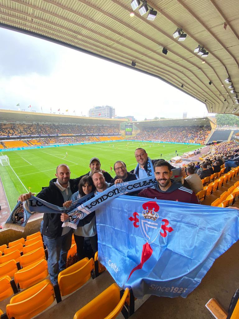 LondonCeltas's tweet photo. Aquí estamos!! Presentes!! 😍😍😍Amistoso será pero a nós danos a vida ver ao @rccelta por terras inglesas!! Matando a morriña celeste! 💙🥰 #Celtismoenvena #londonceltasontour #wolvescelta https://t.co/6rWB4XdvrU