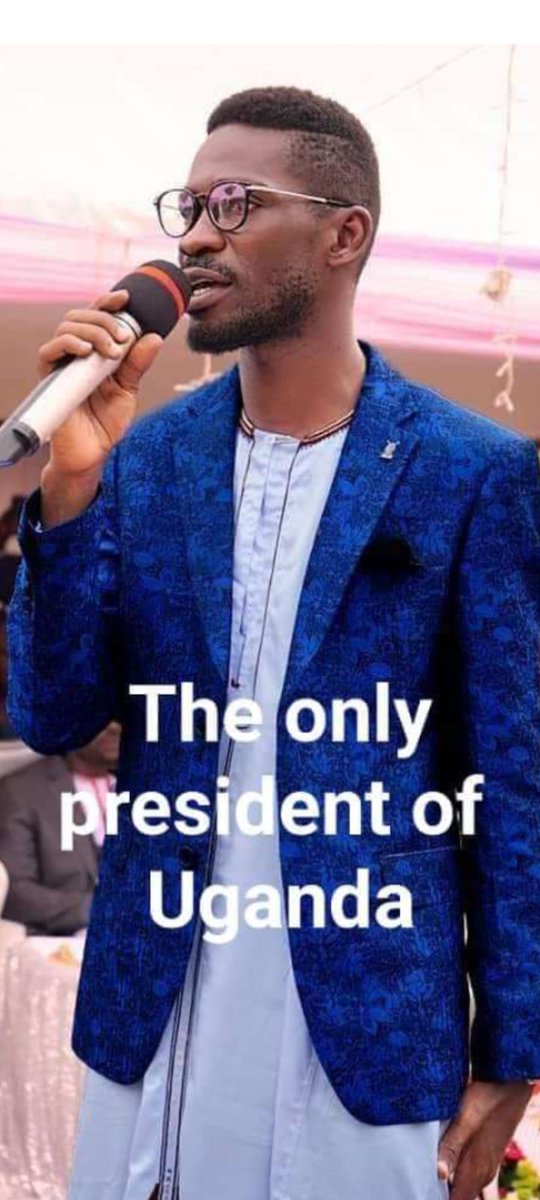 Roonyx4's tweet photo. @KemigishaZoey @HEBobiwine International figure thanks president of Uganda Kyagulanyi ssentamu Bobi wine 🍷🍷🍷 https://t.co/ges0VcqT0I