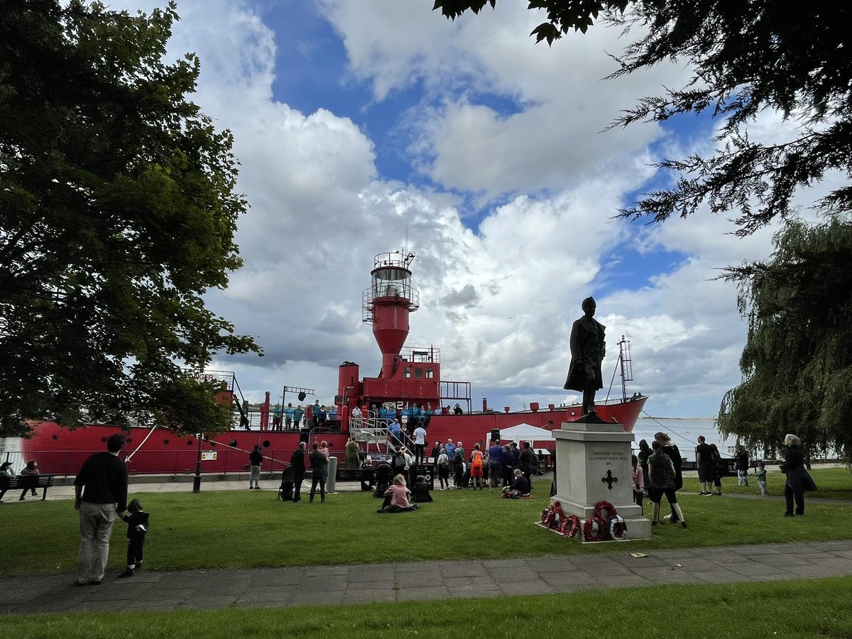 GravesendTCM's tweet photo. The choir are about to premiere #asongforkent live at @LightVessel21 #gravesend #waterfrontweekend https://t.co/MFSOrUI6Au