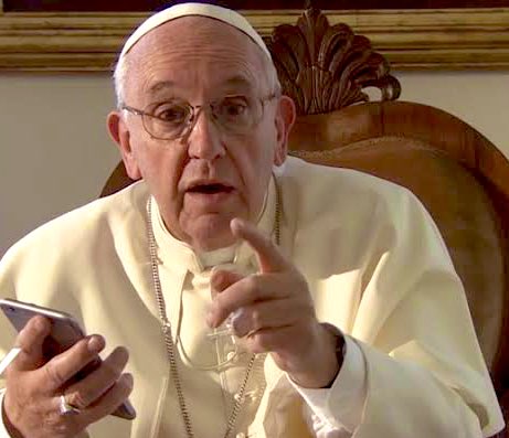 “Aprendamos a detenernos, a apagar el teléfono móvil para mirar a los ojos a las personas, a cultivar el silencio, a contemplar la naturaleza, a regenerarnos en el diálogo con Dios” Papa Francisco