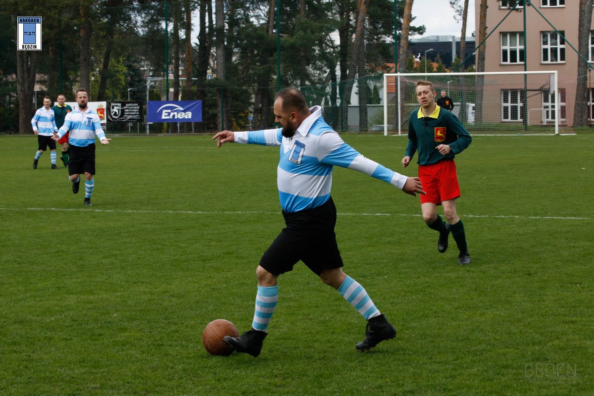 HBedzin's tweet photo. #hakoach #retroliga #israel #messiego #press #Historia  Retro Liga w akcji. Niezmiernie miło nam poinformować, że jutro wrażęń, goli oraz gry na wysokim poziomie nie zabraknie. https://t.co/sm0cXmjMWZ