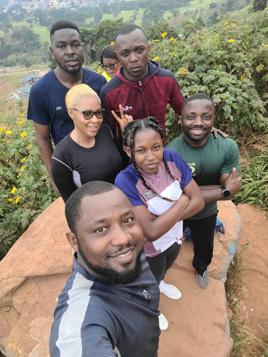 CFonsho's tweet image. Saturday grind 🏔🏃🏾 (Mt Febe) with @salahkimmie, @PascalNfor, @tezoabanda, @EpohEssouman &amp;amp; @lilprincesssih. ✌🏾