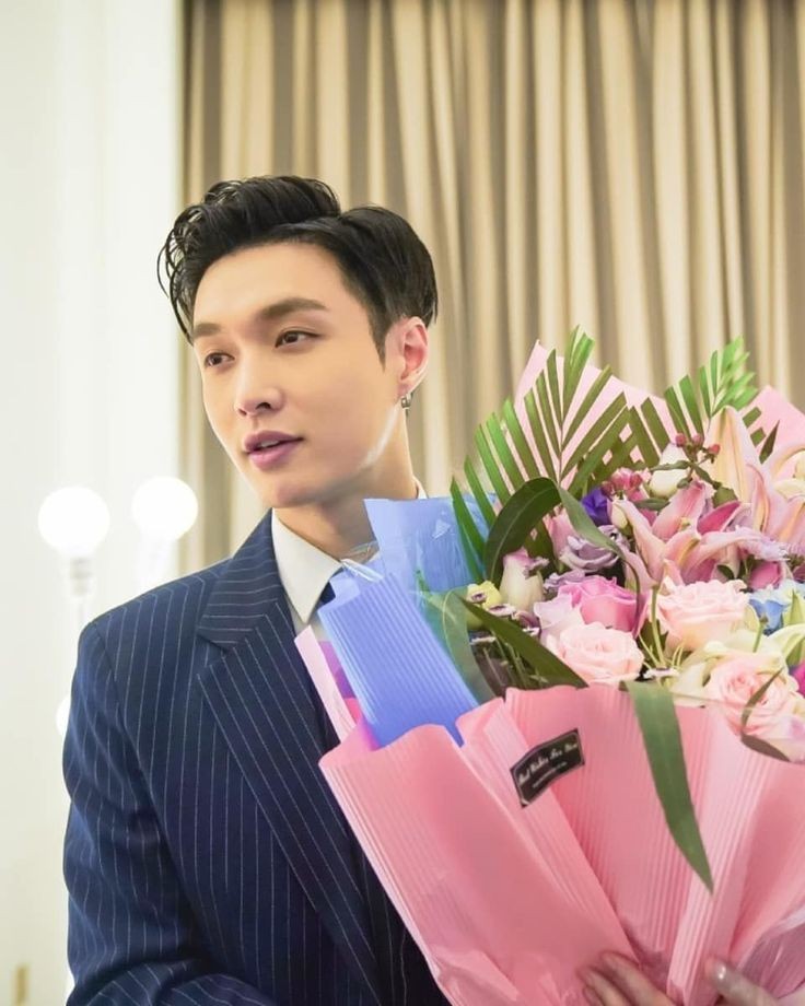 gladgabriella's tweet photo. ya ofkors lah i said yes!
mau jawab apaan lagi emang kalo yang lamar modelan begini?

#ESD #EXOLSelcaDay #LAY 🦄
#EXO #EXOL 
@weareoneEXO
@layzhang https://t.co/cQTIGWJjfh