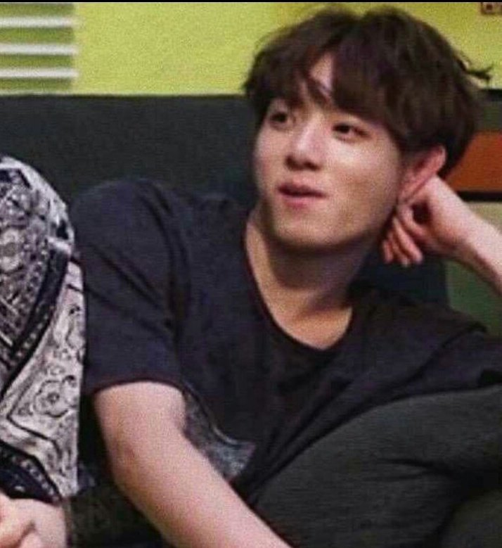 ursweetcinnamon's tweet photo. @JeonSmh It's done , we're hosting a zoom call for broke armies , enter my profile to know the details , we also wont invite bts https://t.co/lmaS86bnxy