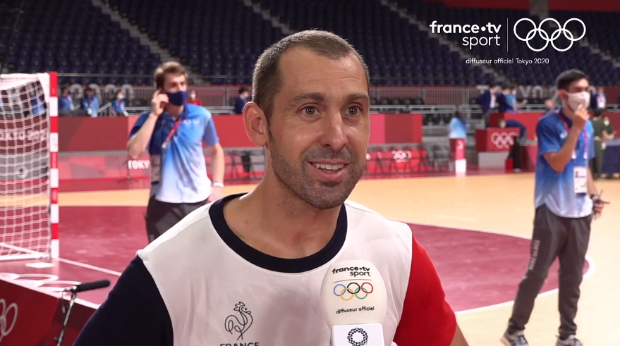 Rendez-vous compte, Guigou, sa 1ère question en sortant du terrain c'est de demander des news du Volley... 
Les sports co français, c'est une vraie famille ❤