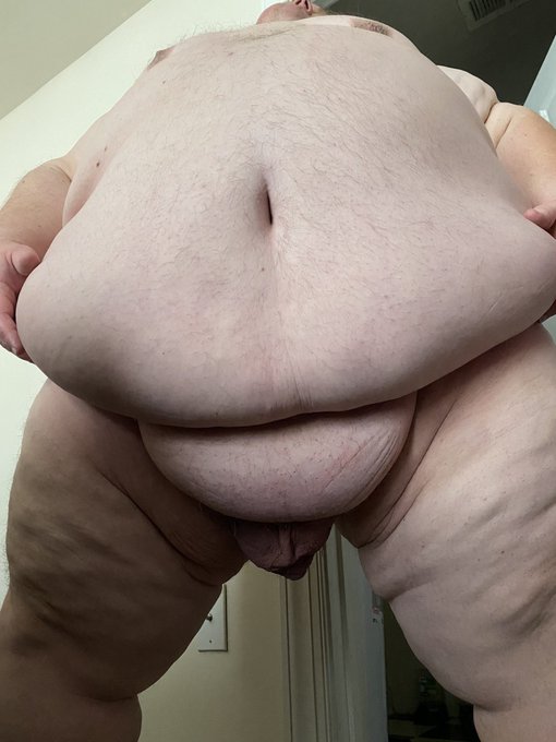 Just feeling myself. https://t.co/BoKwP3GgS0 https://t.co/IzWUViphdz