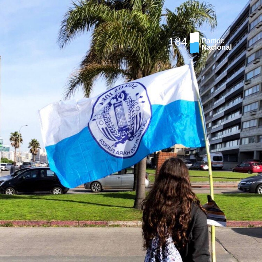 Hoy elegimos Directorio , buenos compañeros y amigos en las 2 listas !!! 
Gana el <a href="/PNACIONAL/">Partido Nacional</a> !!!viva los blancos carajo !!!