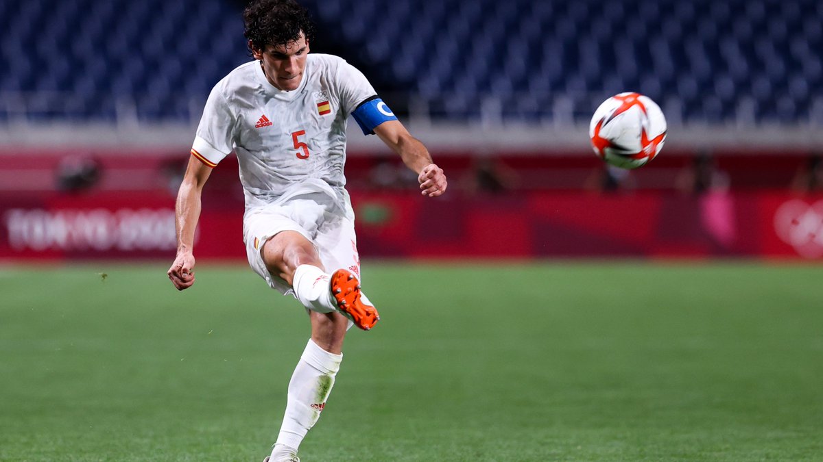 ❓¿Qué debería hacer el #RealMadrid con la defensa?

🔁Fichar
❤️Confiar en Vallejo