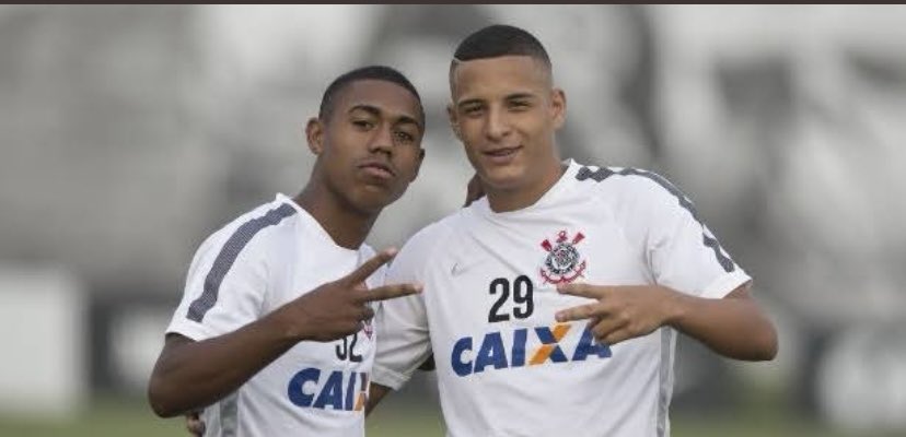 onfire1997's tweet photo. Forte abraço! Os mlk são brabo https://t.co/mSw6brUhGX